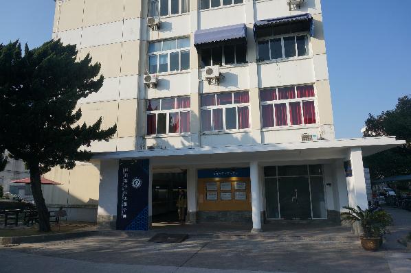 国产自拍
正门远景